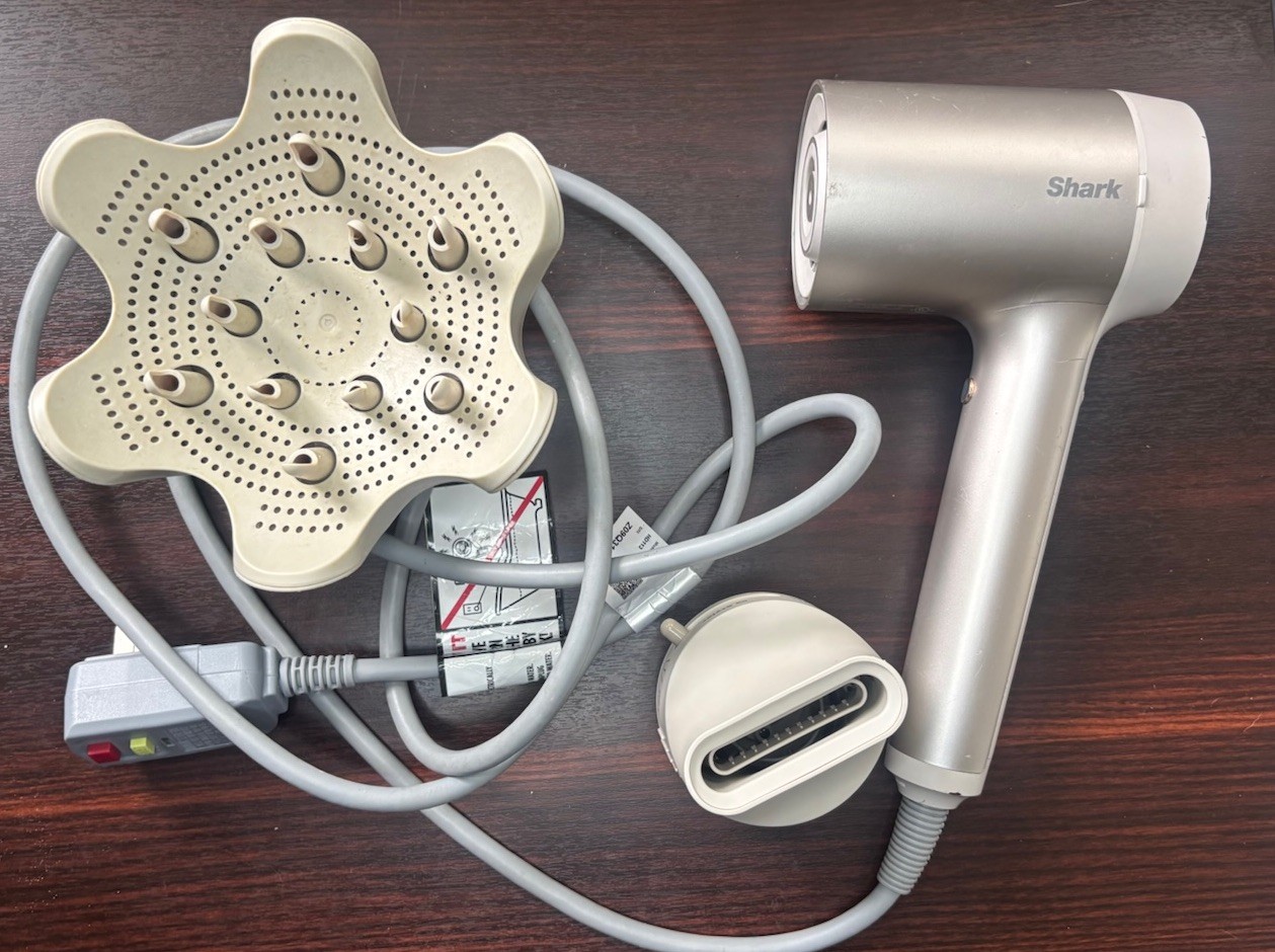 Shark Hair Dryer w/ Scalp Massager Attachment Tested Works – Cracked Plug – ASIS