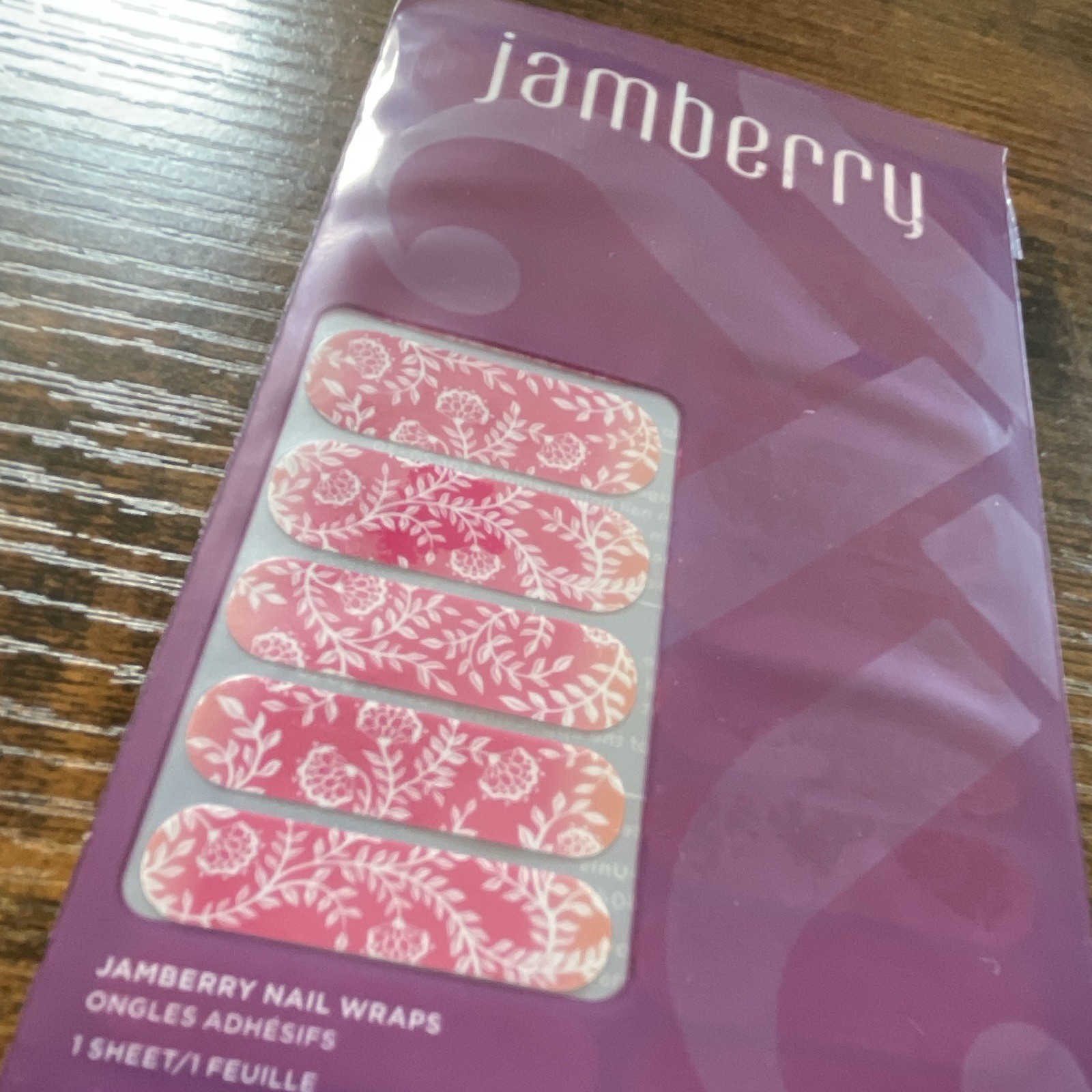 Jamberry Self-Adhesive Glossy Nail Wraps Pink/White Floral Nail Art Sheet