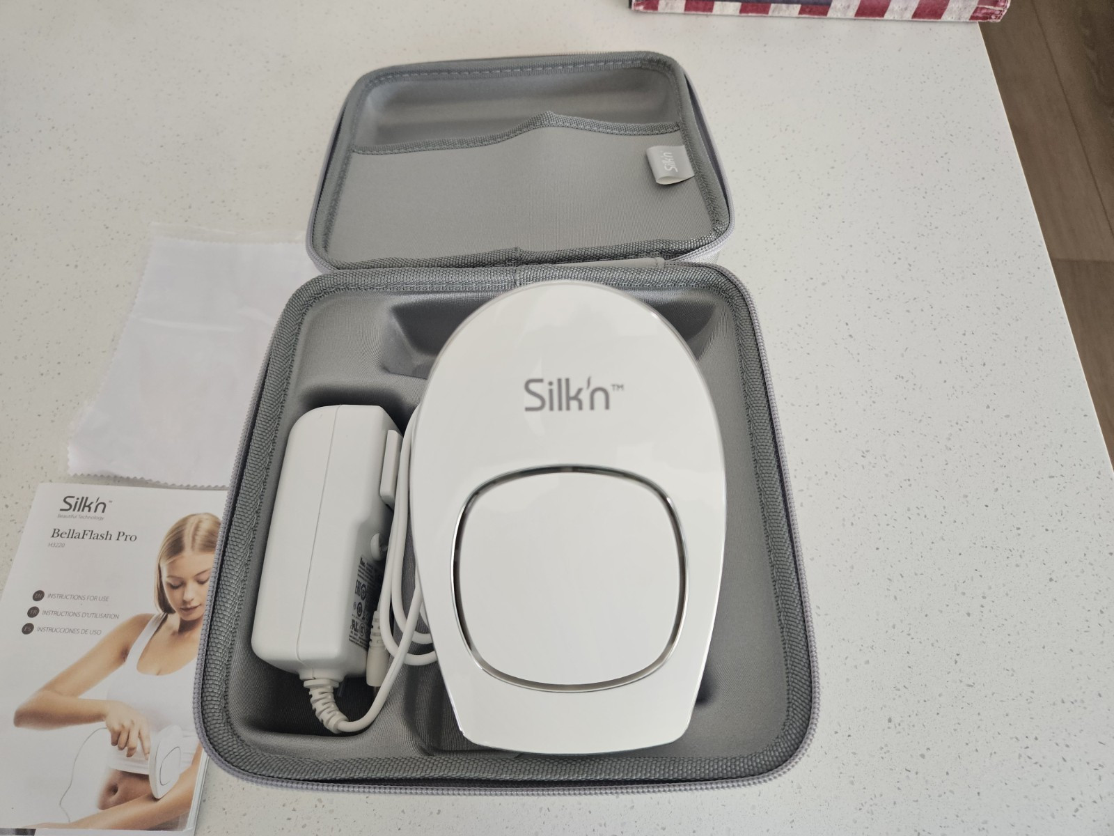 Silk’n BellaFlash Pro White IPL Hair Removal Device w/ Case & Power Adapter