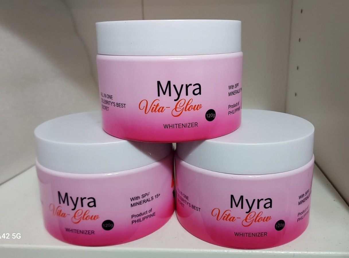 Myra Vita-Glow Whitenizer Skin Face Cream SPF 15, 120 g