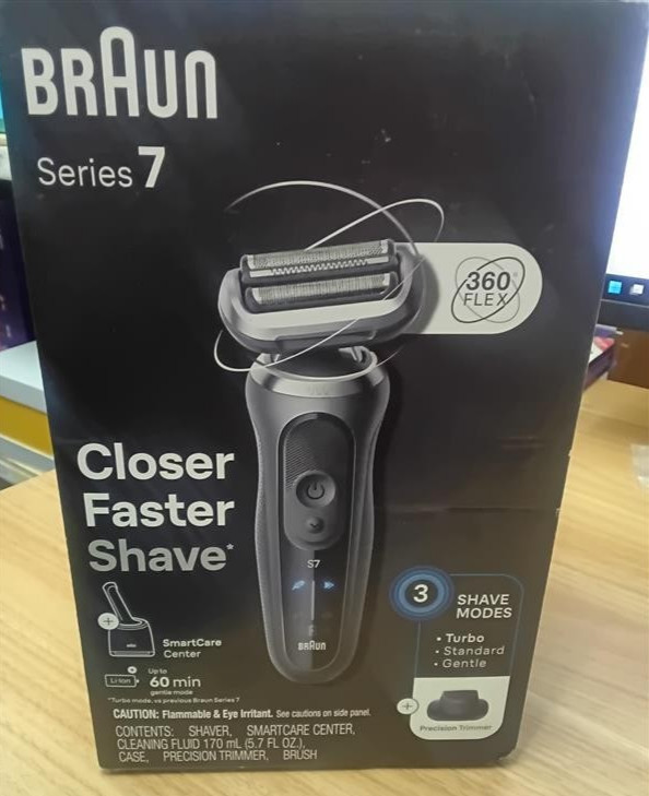 braun series 7 model 7171cc electric shaver with smartcare center