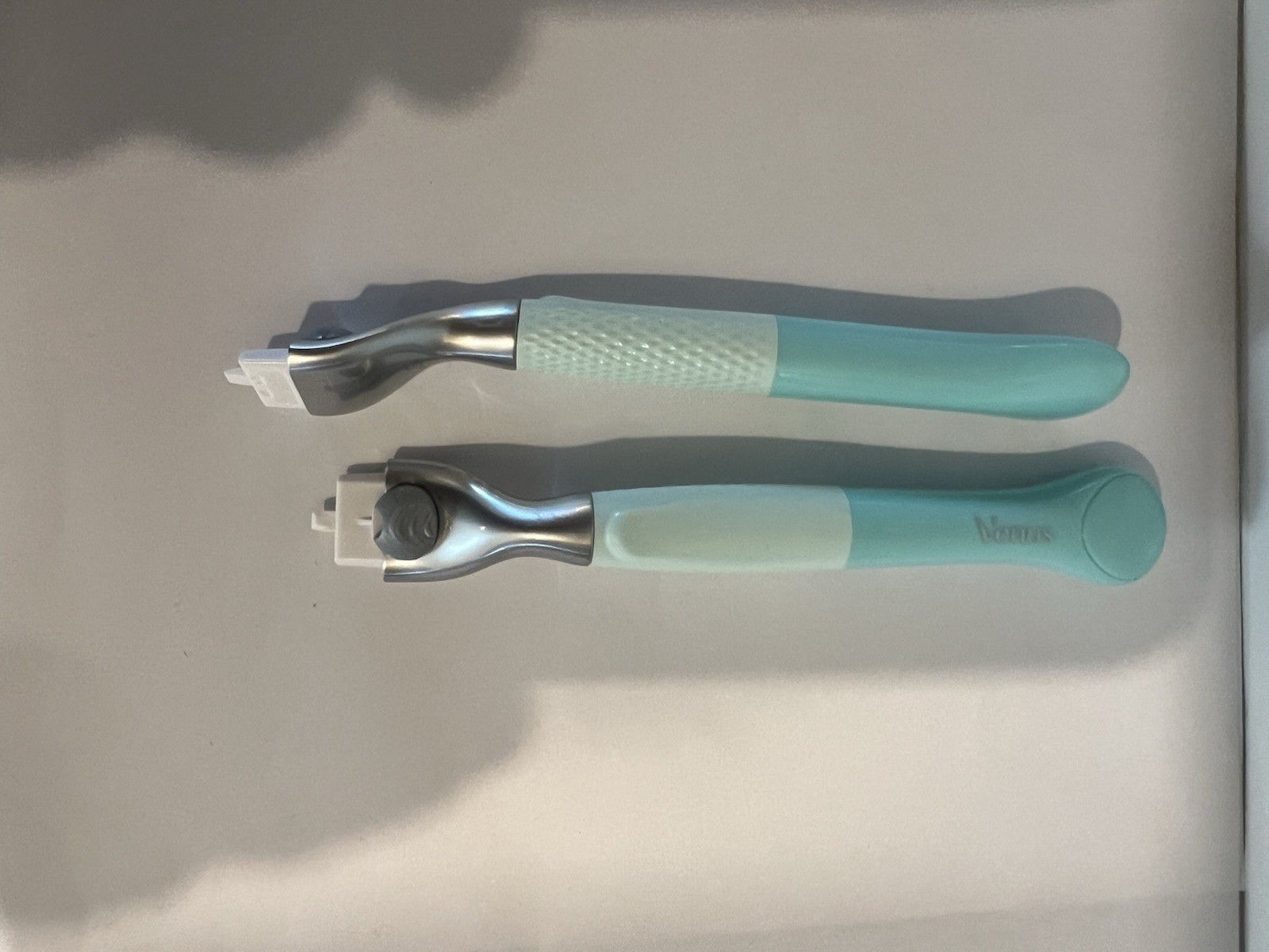 Gillette Venus (2pack ) Handles Only No Box As Shown New Genuine Free Shipping