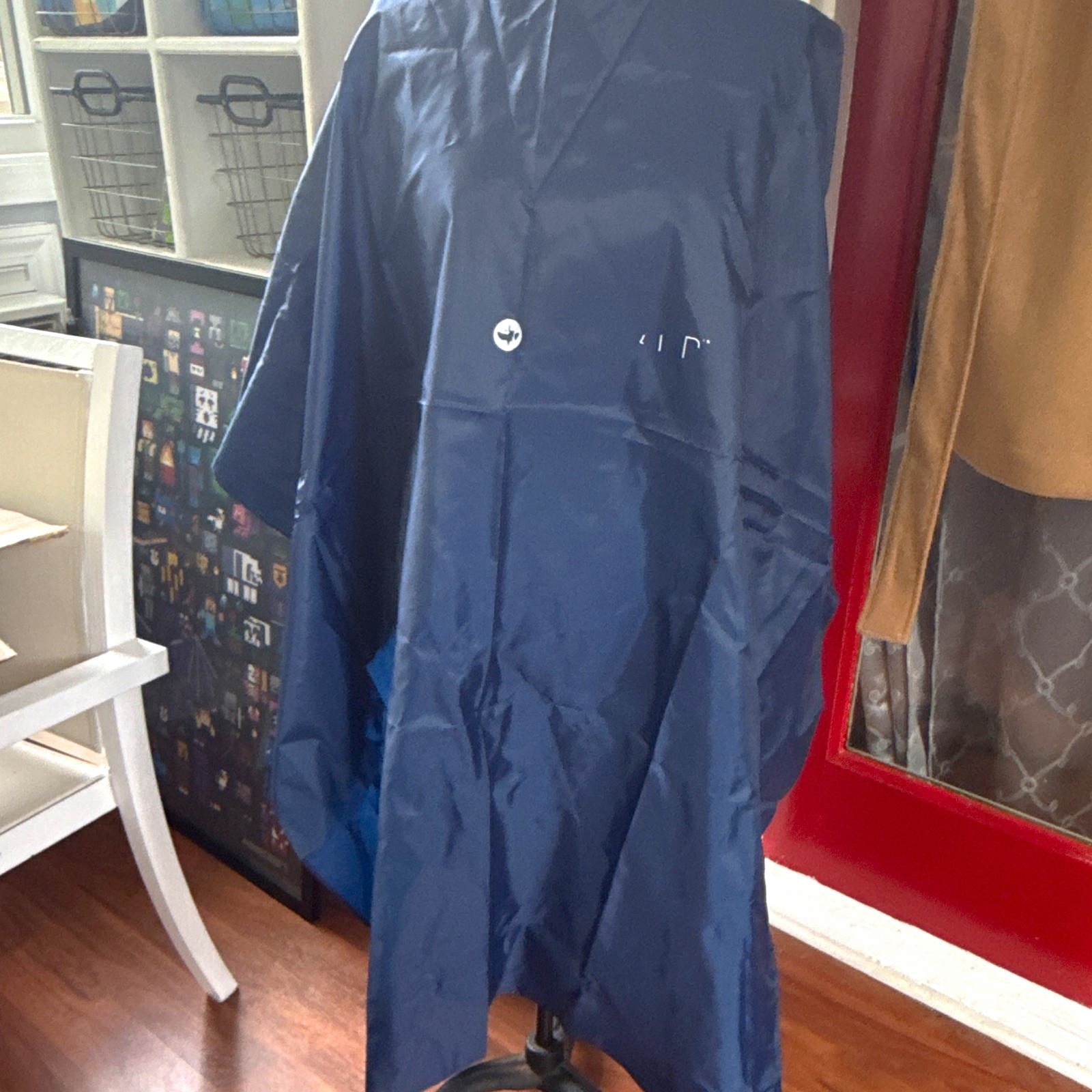 15 Adjustable Reusable Blue Salon Hair Cutting Styling Cape Gown