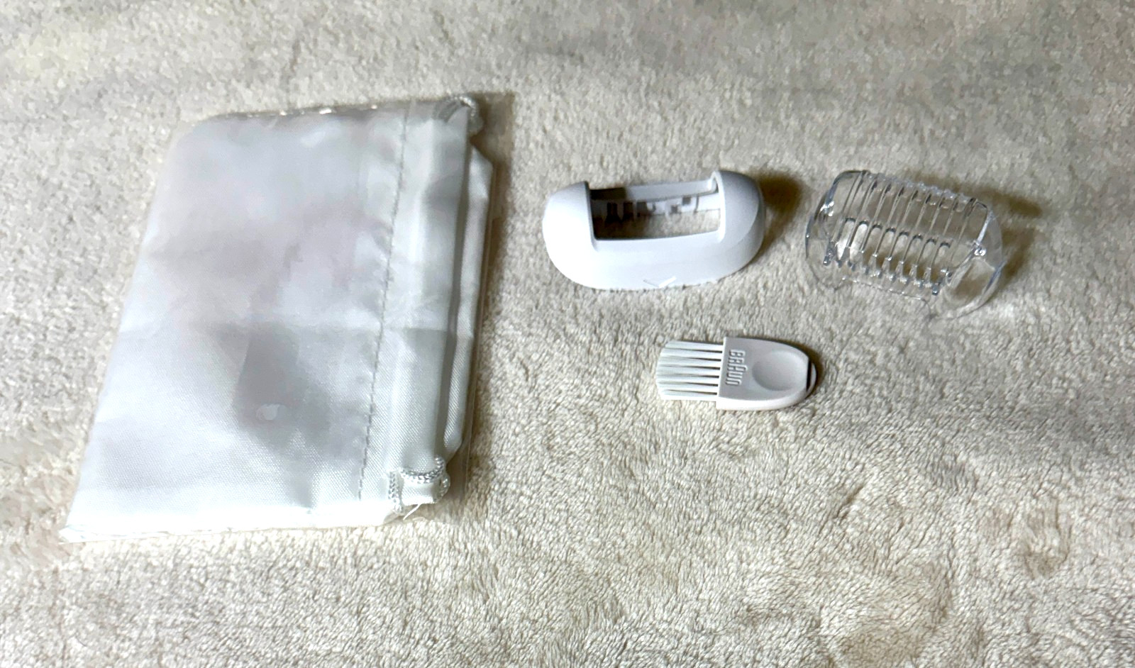 Braun Silk-épil 7 & 9 Women~Trimmer Cap, Skin Contact Cap, Brush, & Pouch~White