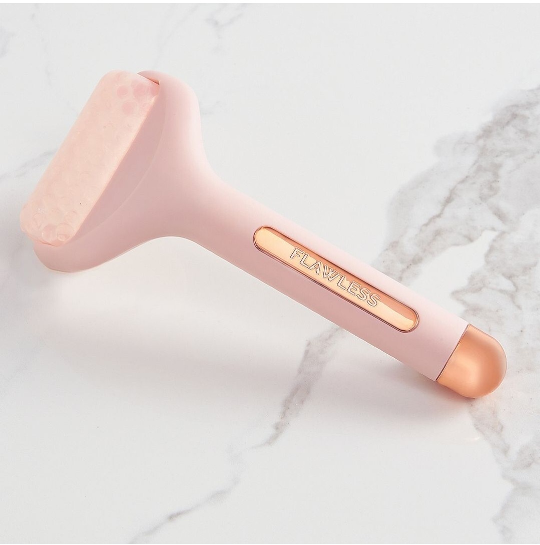 Finishing Touch Flawless Ice Roller Cold Theraphy For Face Neck, Body Sealed NWB