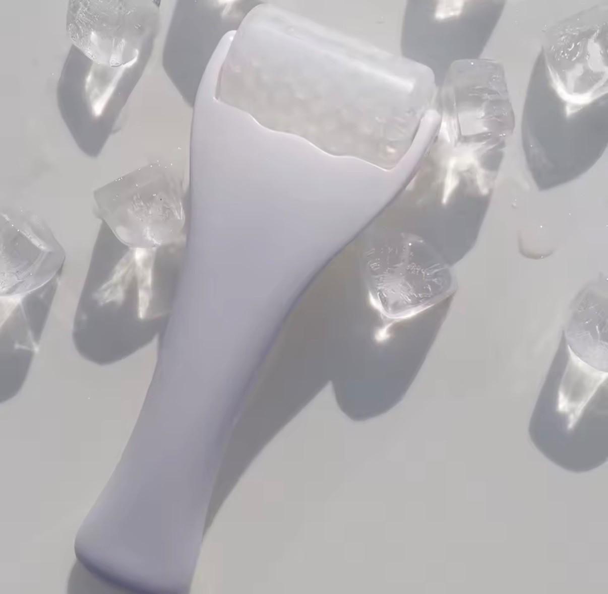 Ice Roller for Face & Eye Puffiness Cooling Face Massager Skincare Beauty Tool