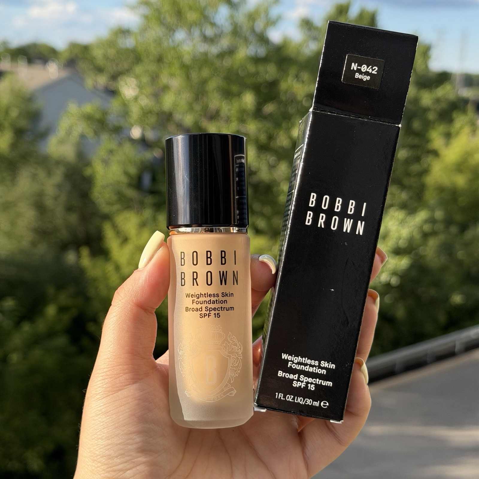 Bobbi Brown Weightless Skin Liquid Foundation SPF 15 N-042 Beige 1 oz