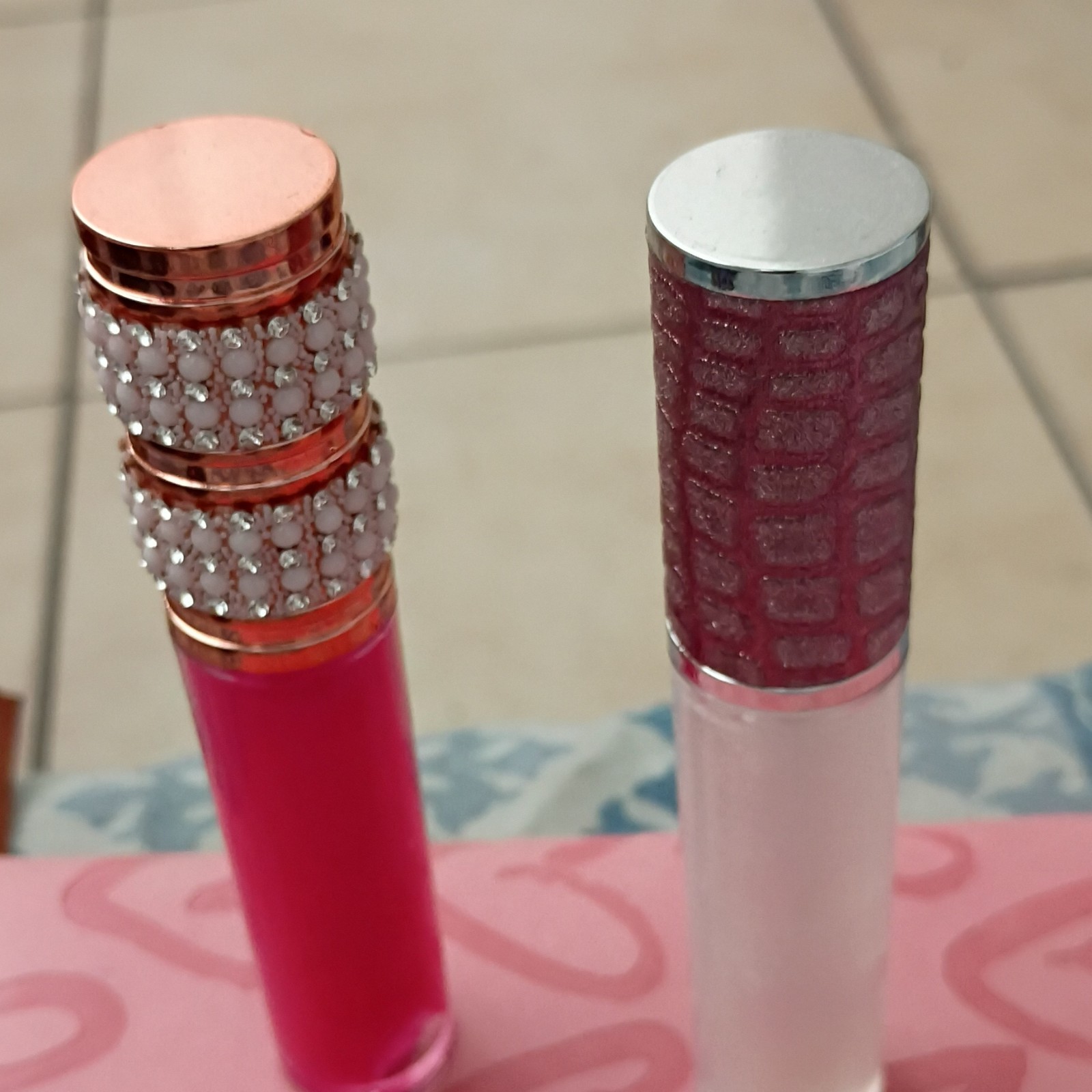 Lot of 2 Lip Gloss Tubes Set, Pink & White Shades, Shine Effect