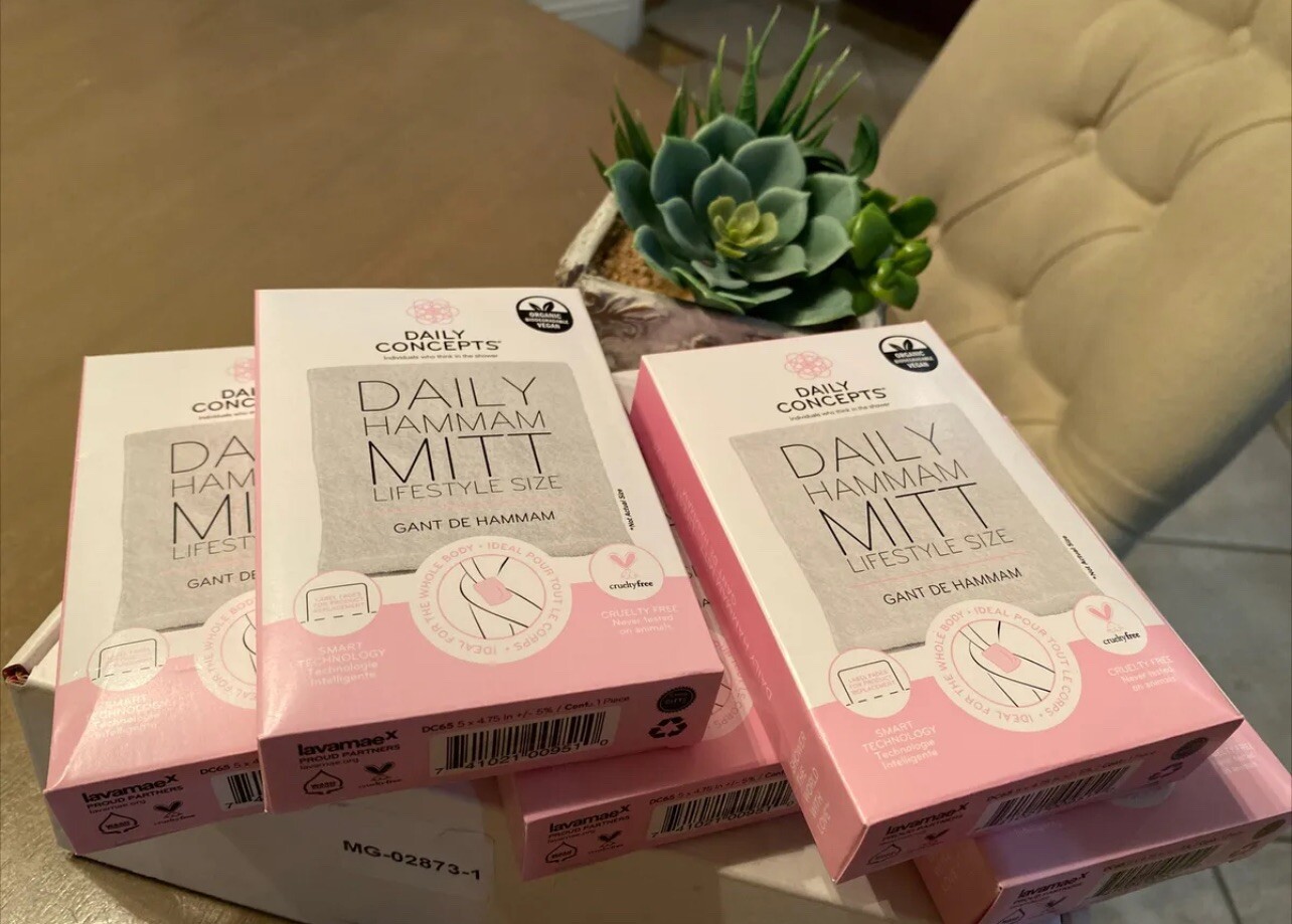 5 Daily Concepts Hammam Mitts as shown – new in box