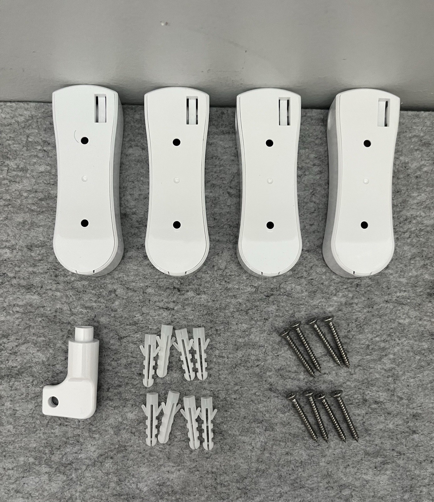 4 – Mini Gilchrist & Soames Disappearing ABS Brackets Screw Mount With Key