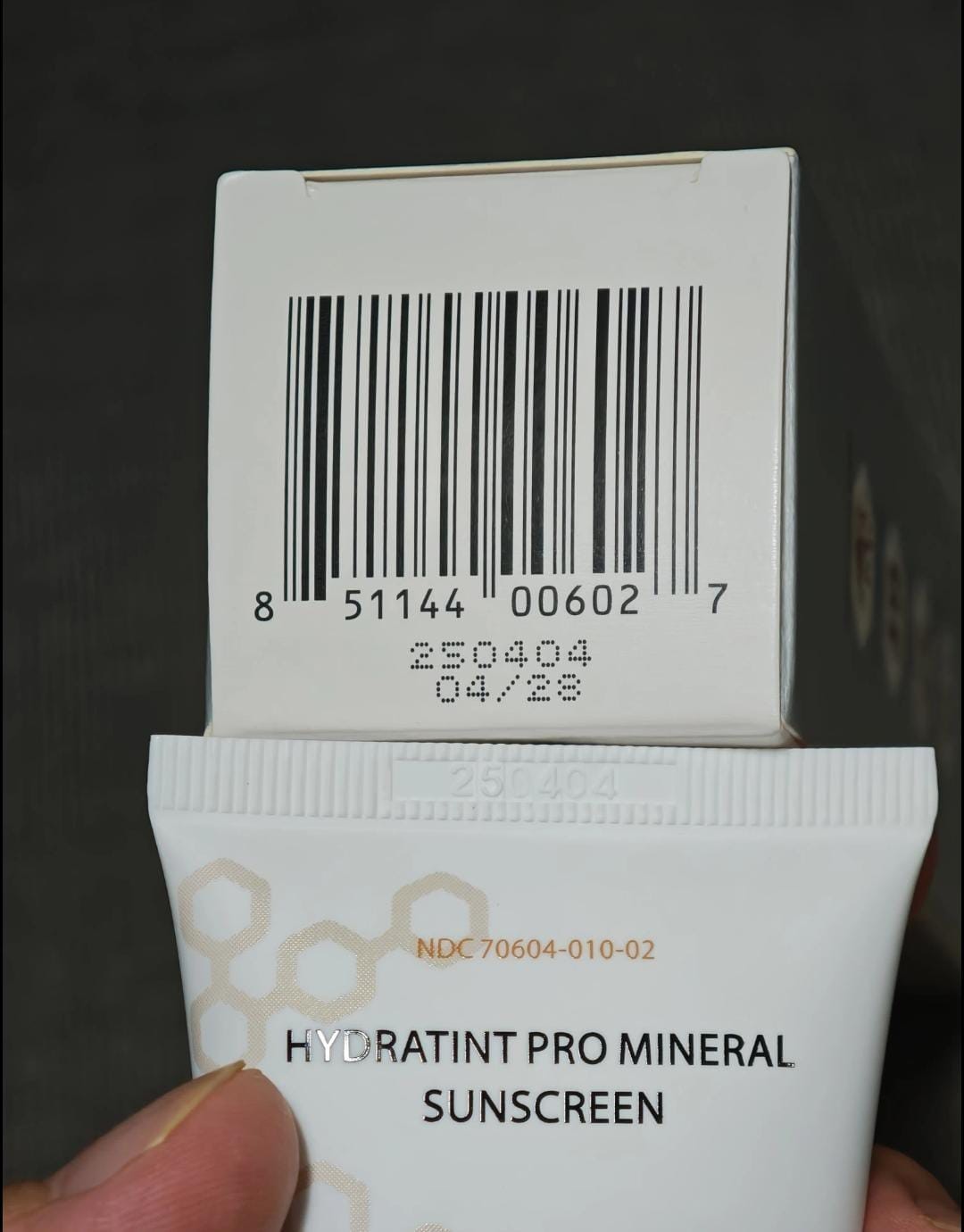 AIastin HydraTint Pro Mineral Broad Spectrum Sunscreen SPF 36 (3.2 oz) Exp 04/28