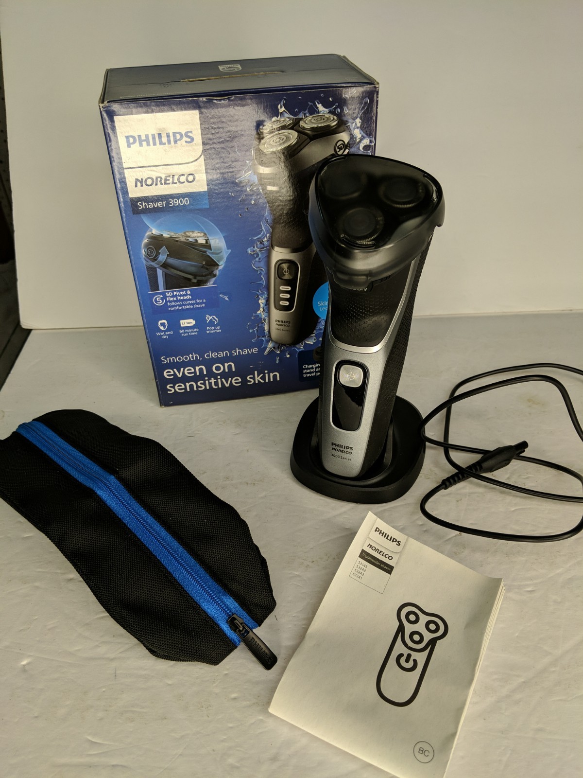 USED Philips Norelco Shaver 3900 Wet & Dry Electric Shaver