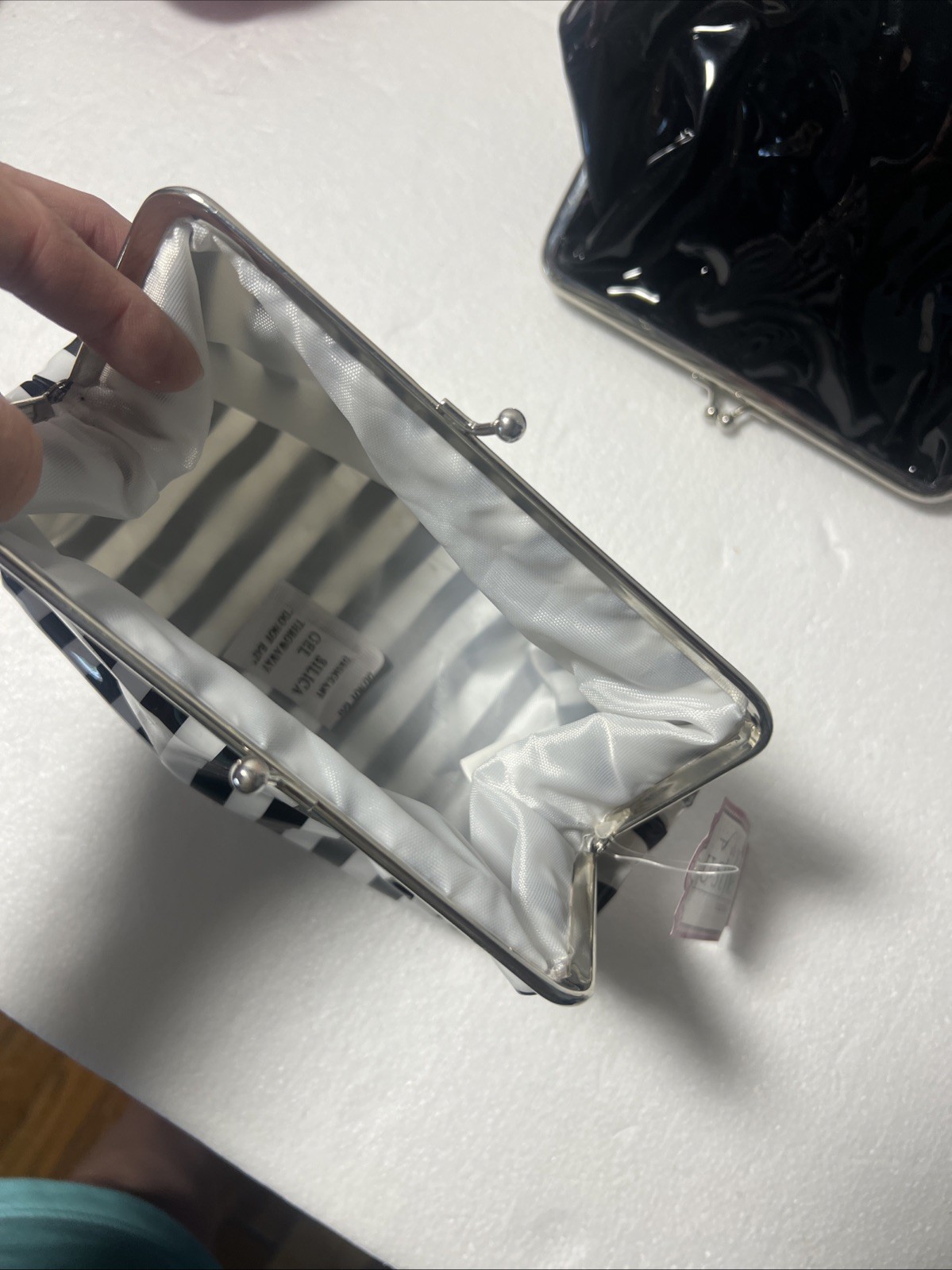 Reseller Lot – 8 NWT U Style Cosmetic Bags Vinyl Pink White Black