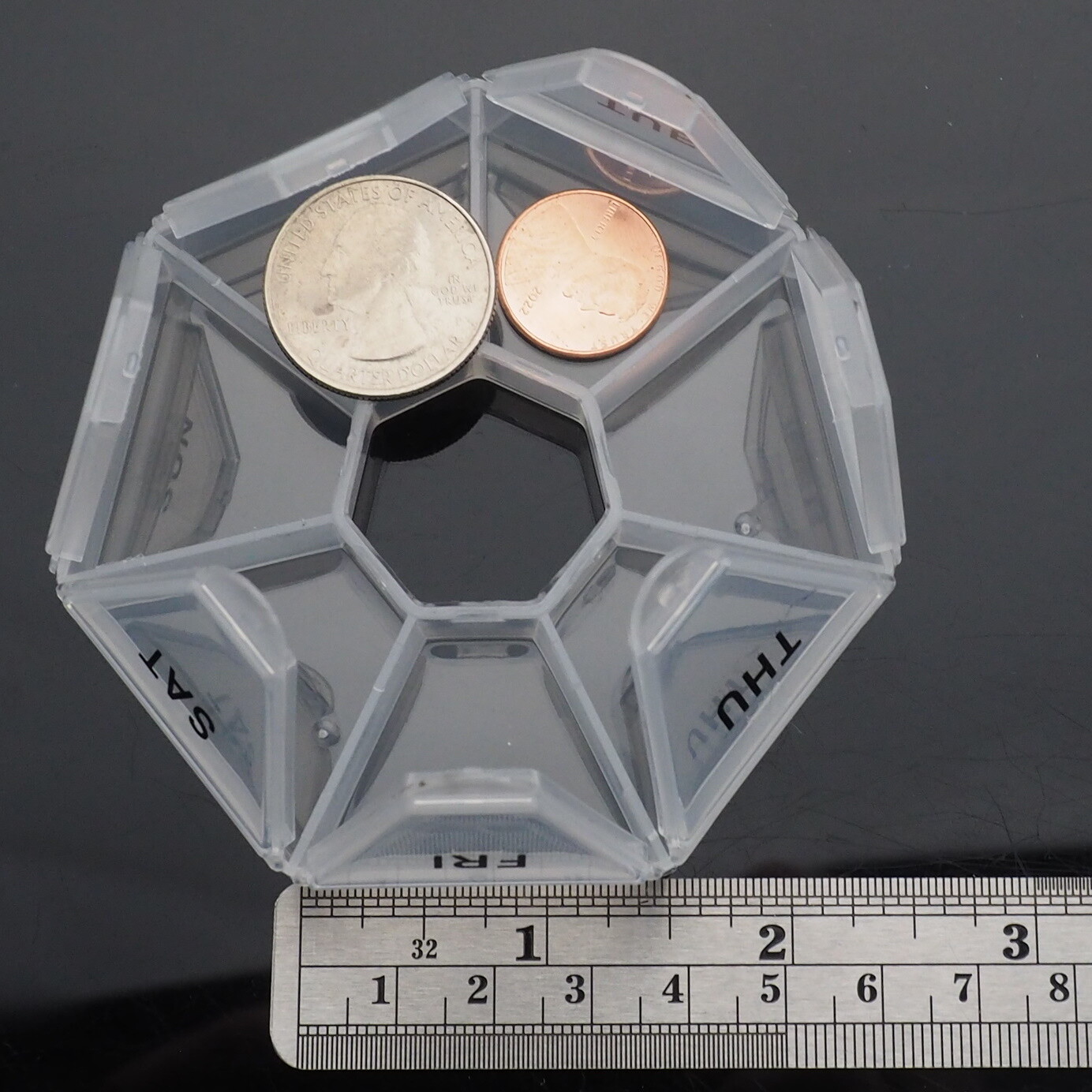 Round Weekly 7 Days Tablet Medicine Storage Pill Box Organizer Container Case