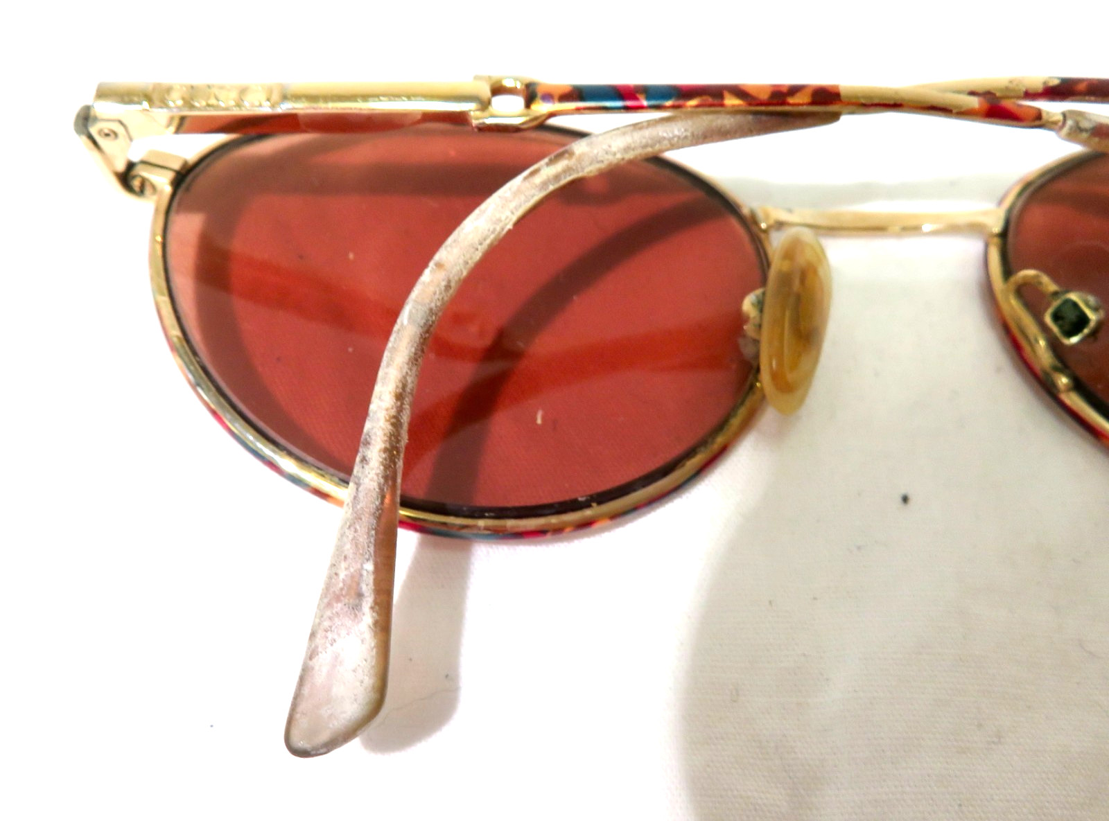 Gucci Eyeglass frame unknown model worn off Gold metal & multicolored eyewear