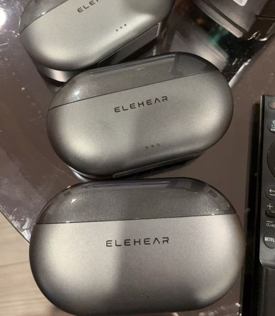 Preowned ELEHEAR-Beyond Hearing Aids Set * 1, Black Series NO ORIGINAL BOX