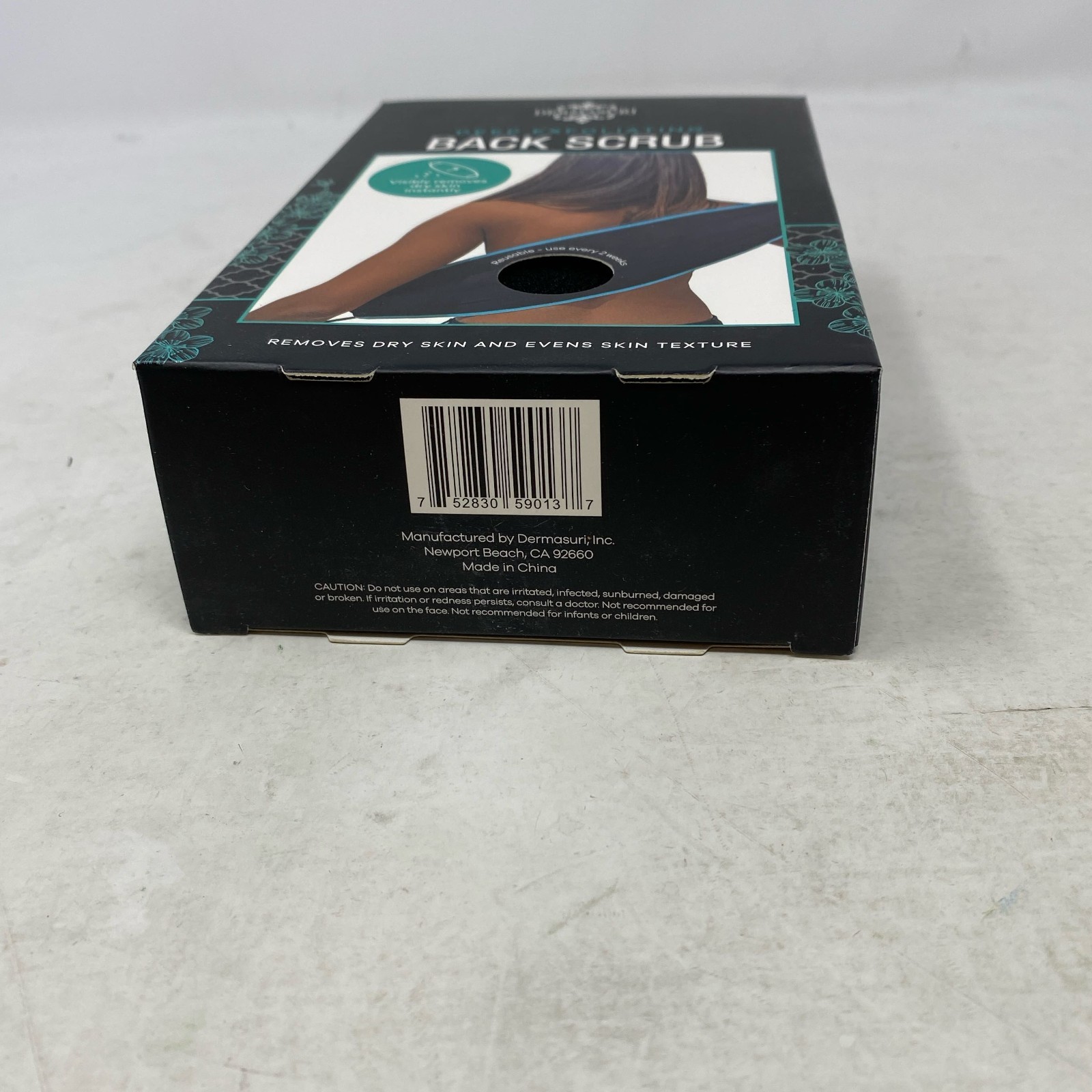 Dermasuri Deep Exfoliating Back Scrub Black 27x8in 1ct