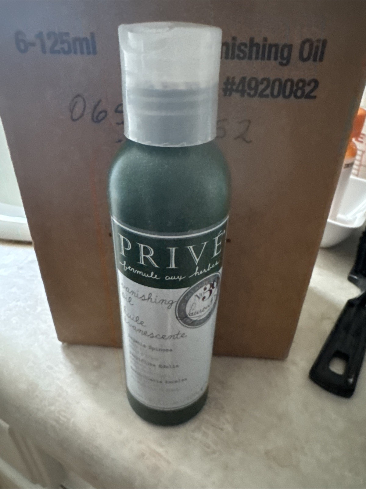 Prive No 39 Vanishing Oil Herbal Blend (4.2 oz) – Polish and Tames Frizz