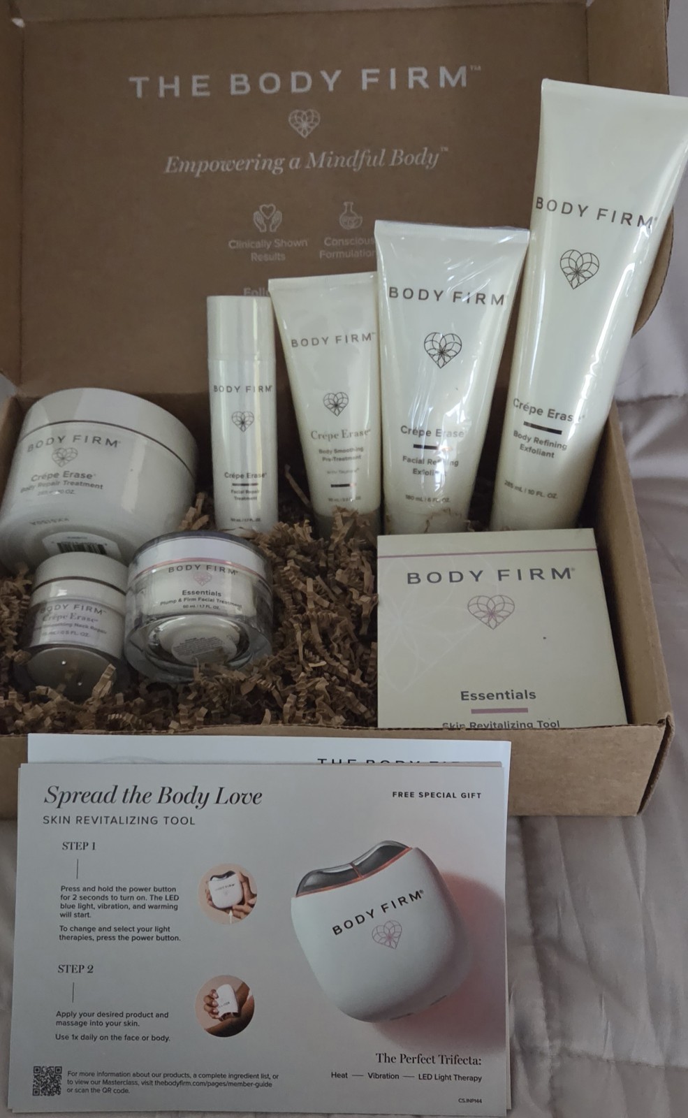 FACE AND BODY SKIN CARE ANTI-AGING CREPE ERASE 8 KIT PLUS RED LIGHT ITEM