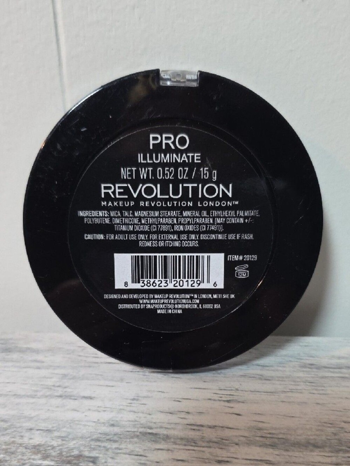Revolution PRO Illuminate Highlighter – Champagne Beige Glow