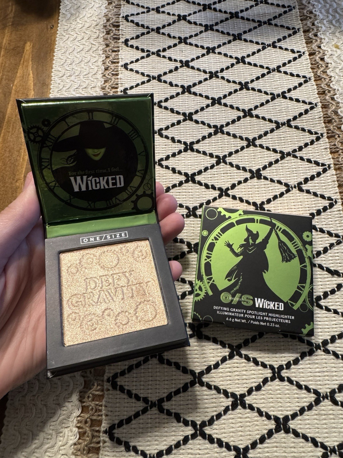 ONE/SIZE O/S Wicked x Patrick Starr Defying Gravity Highlighter LTD ED NEW