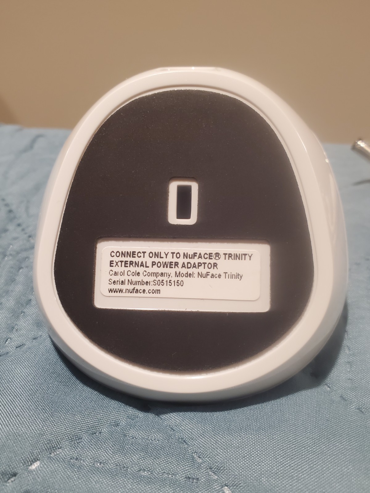 NuFACE Trinity Facial Toning Device Bundle w/ ELE Attachment & Charger Excellent