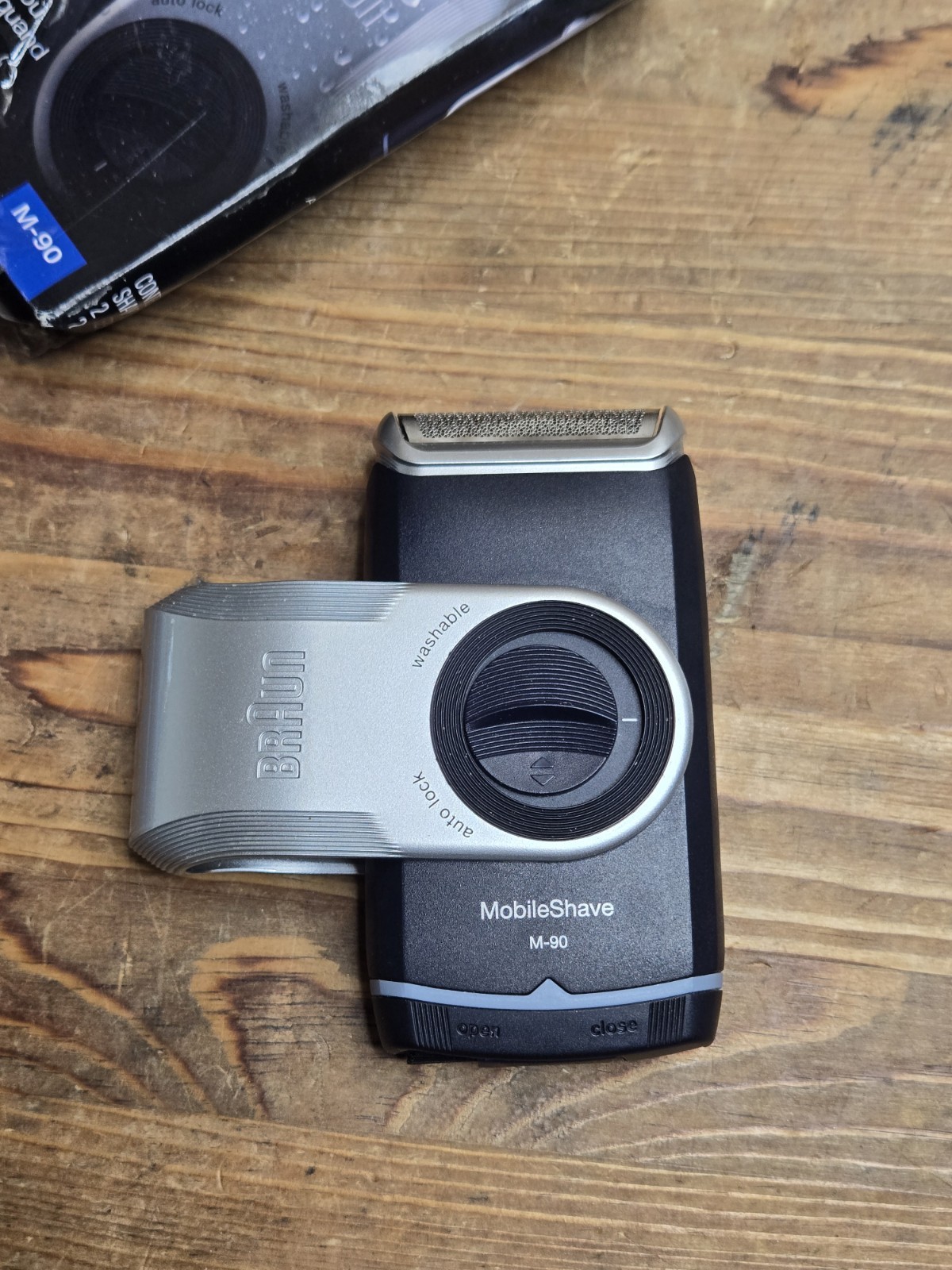 Braun M-90 Shaver Mobile Shave M-90 w/Tracking