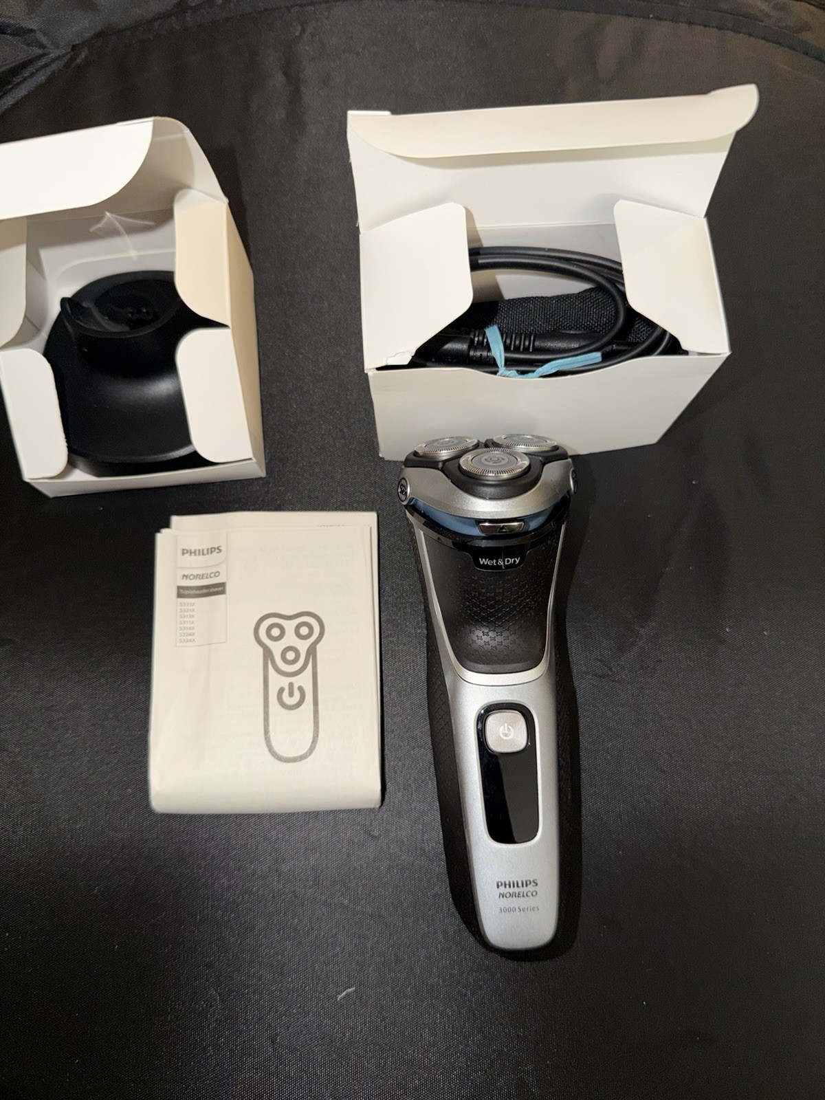 Philips Norelco Shaver 3900 Wet Dry Electric Razor S3341/92 Charging Stand