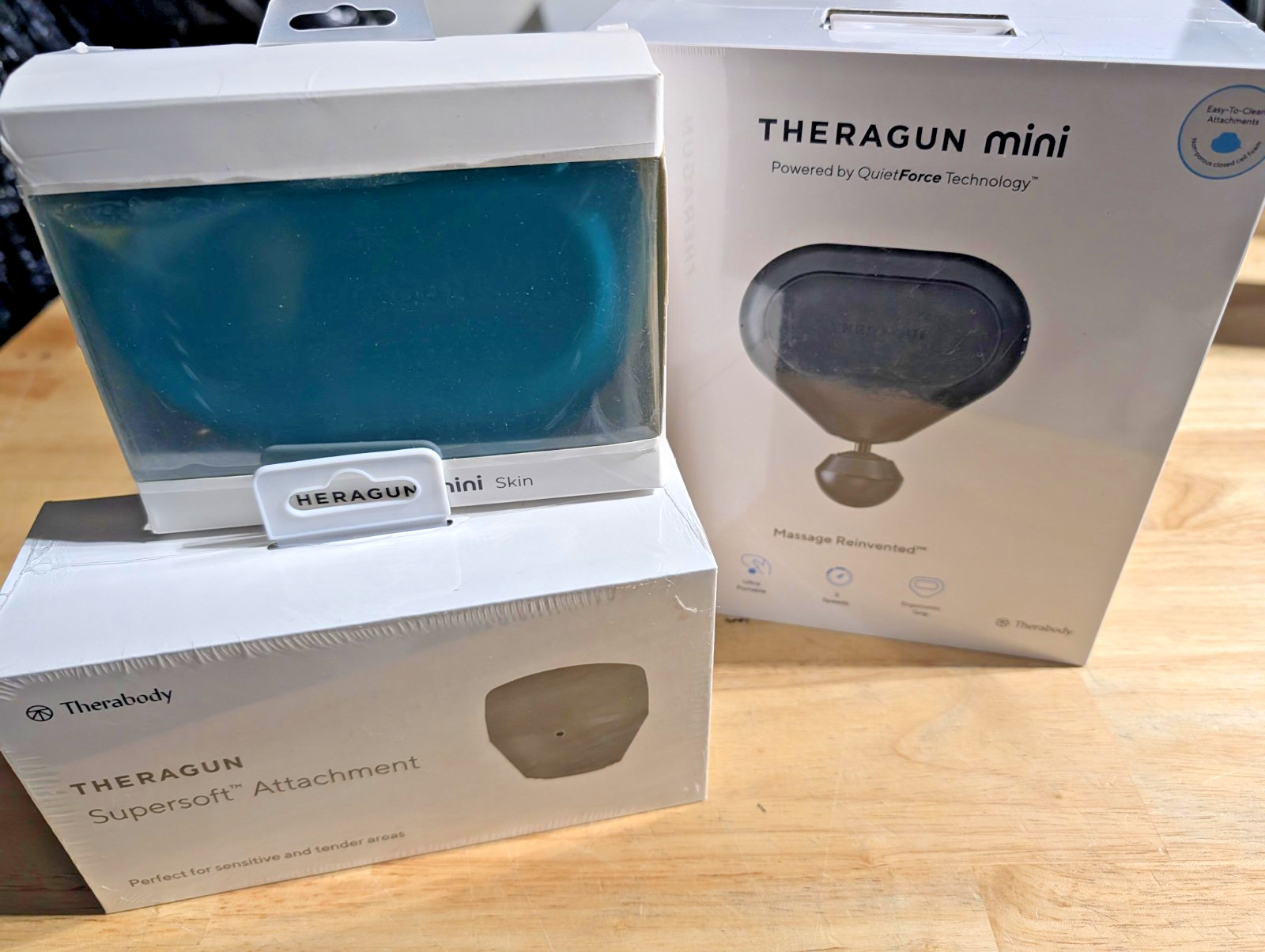 Theragun Mini Massager Black + Supersoft Attachment Mini Skin Bundle NEW SEALED