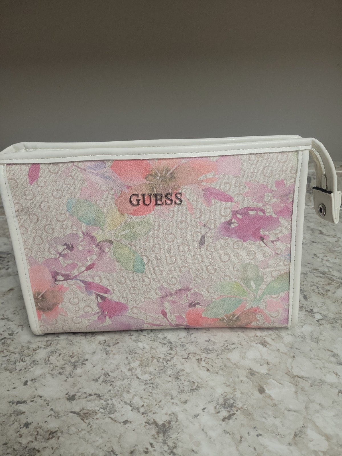 GUESS 2 Pc Floral Cosmetic Makeup Bag Set White Pink Travel Toiletry Zip Pouches