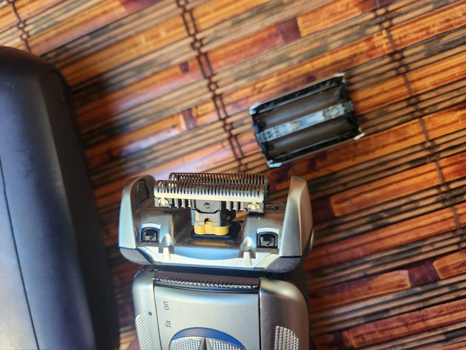 BRAUN 8985 SHAVER, CLEAN, NEEDS NEW BATTERIES, SHAVER/CASE ONLY, MADE IN GERMANY