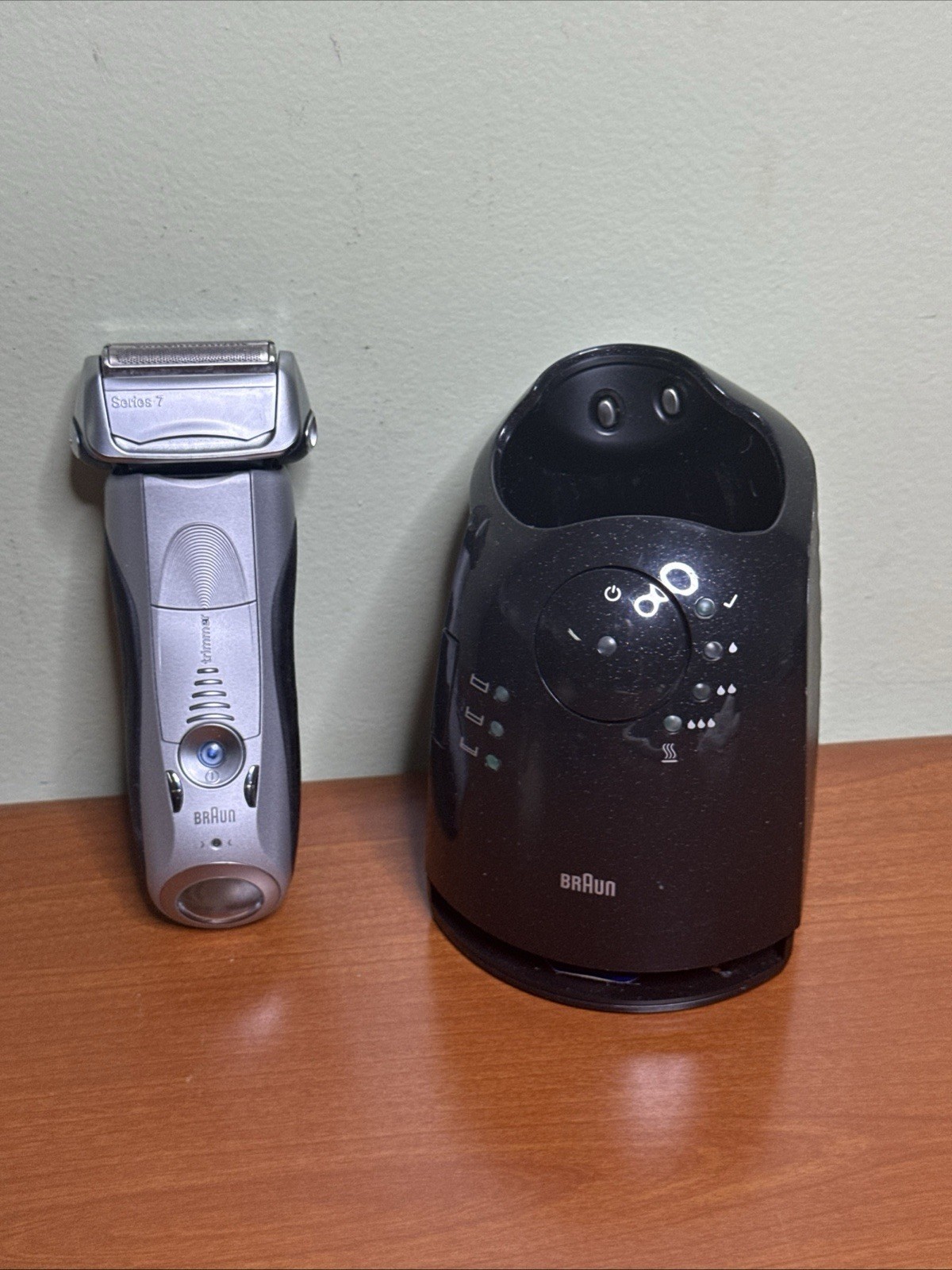 Braun Series 7 Electric Shaver Model 5692