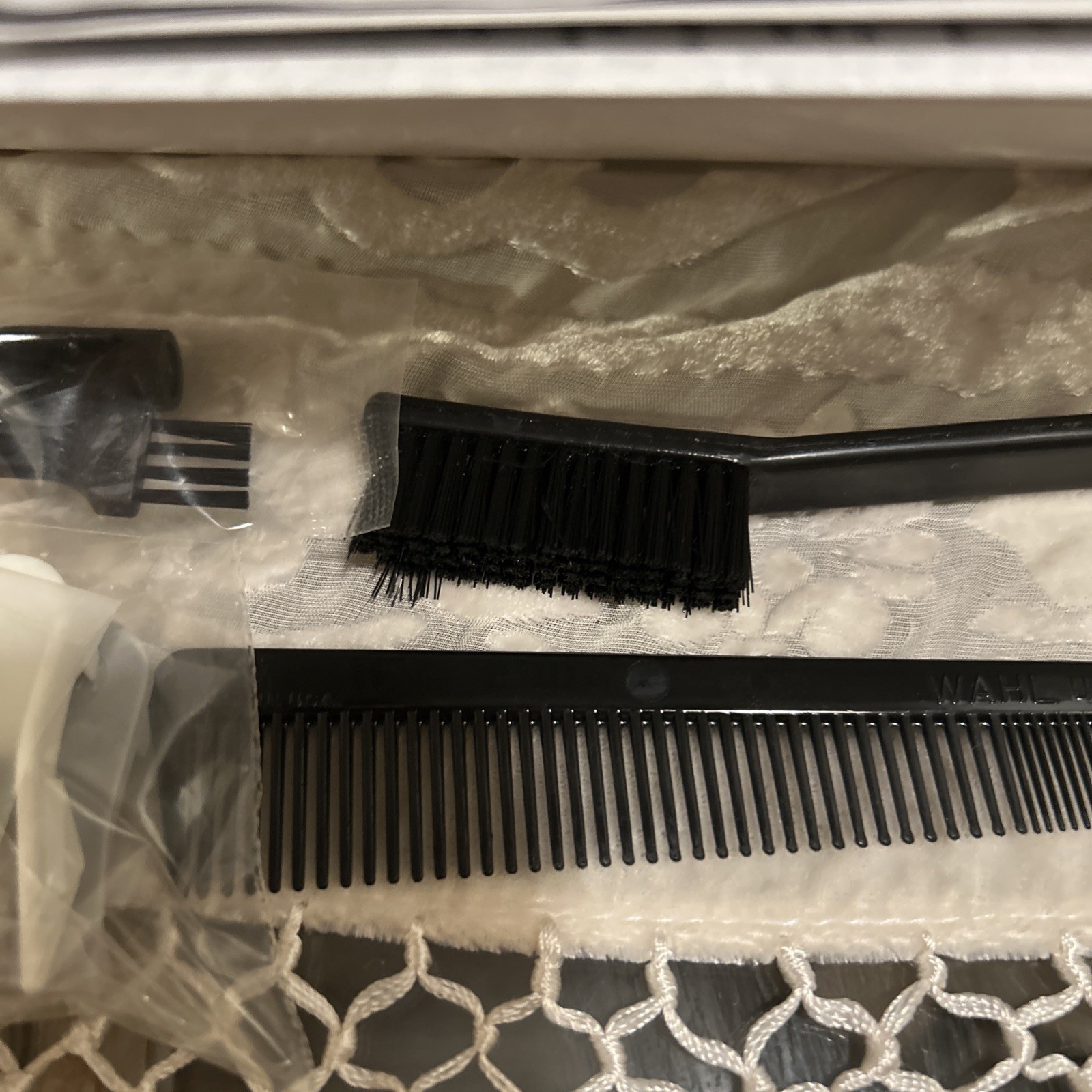 New. Wahl 8110 Professional 5-Star Balding Clipper – Red