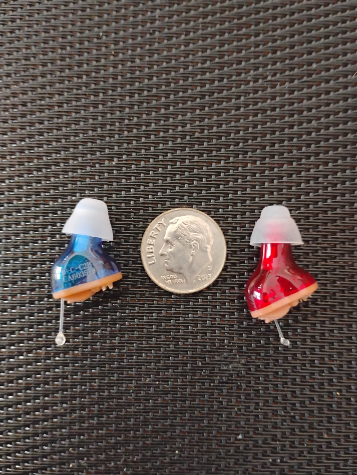 TWO MINI IN EAR CIC HEARING AMPLIFIER LEFT/RIGHT EAR 3 PROGRAMS LISTENING MODES