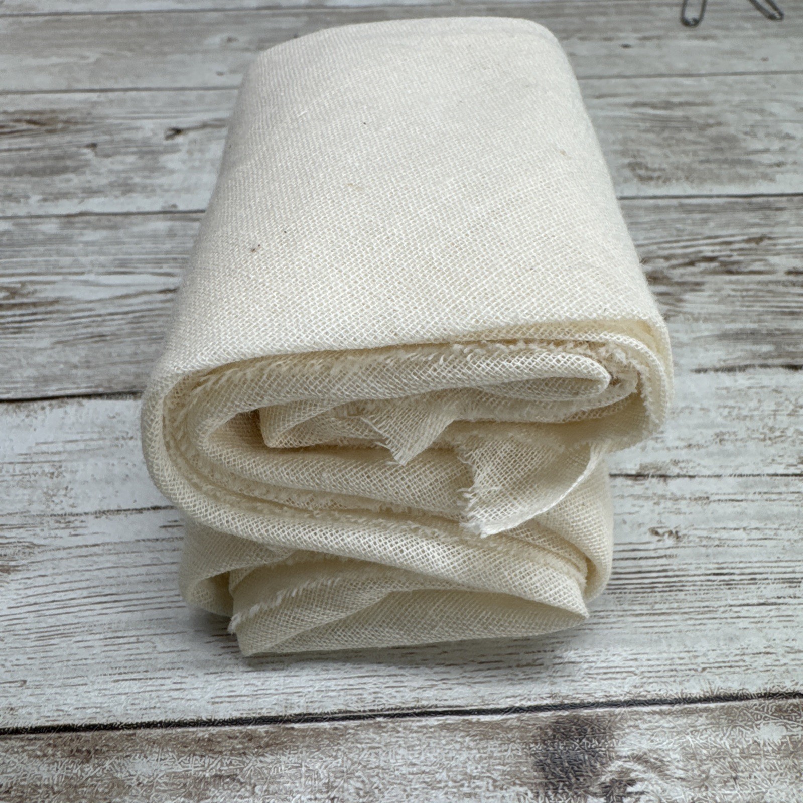 Kendall Triangular Bandage with Safety Pin Natural 6286 40x40x60” Box of 12
