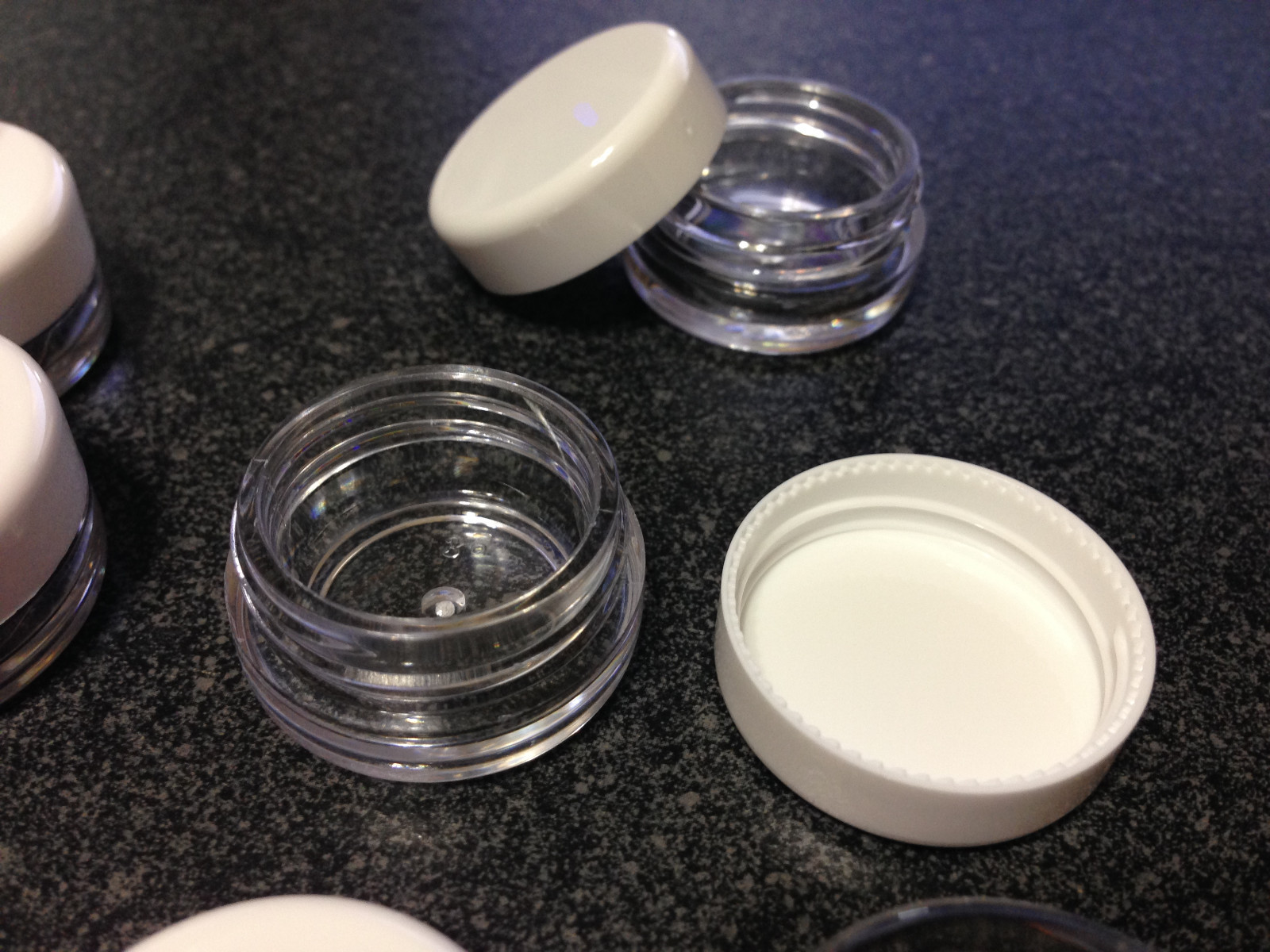 Beauty Containers Empty Plastic Small Cosmetic Jars 3 ml Gram White Cap 500 5052