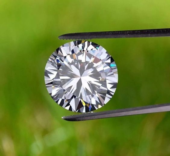 10 Ct Lab-Grown Diamond VVS1 Natural D Color Round Brilliant CVD/HPHT Certified