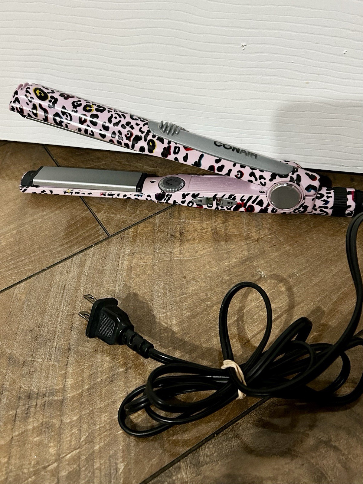 Conair Fuse 1″ Ceramic Flat Iron Hair Straightener – Pink Leopard Cheetah CS50PX