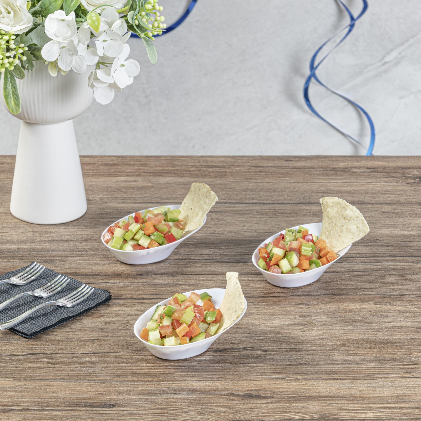 Restaurantware Oval White Plastic Ellipse Dish – 4 X 3 X 1 1/4 – 50 Count