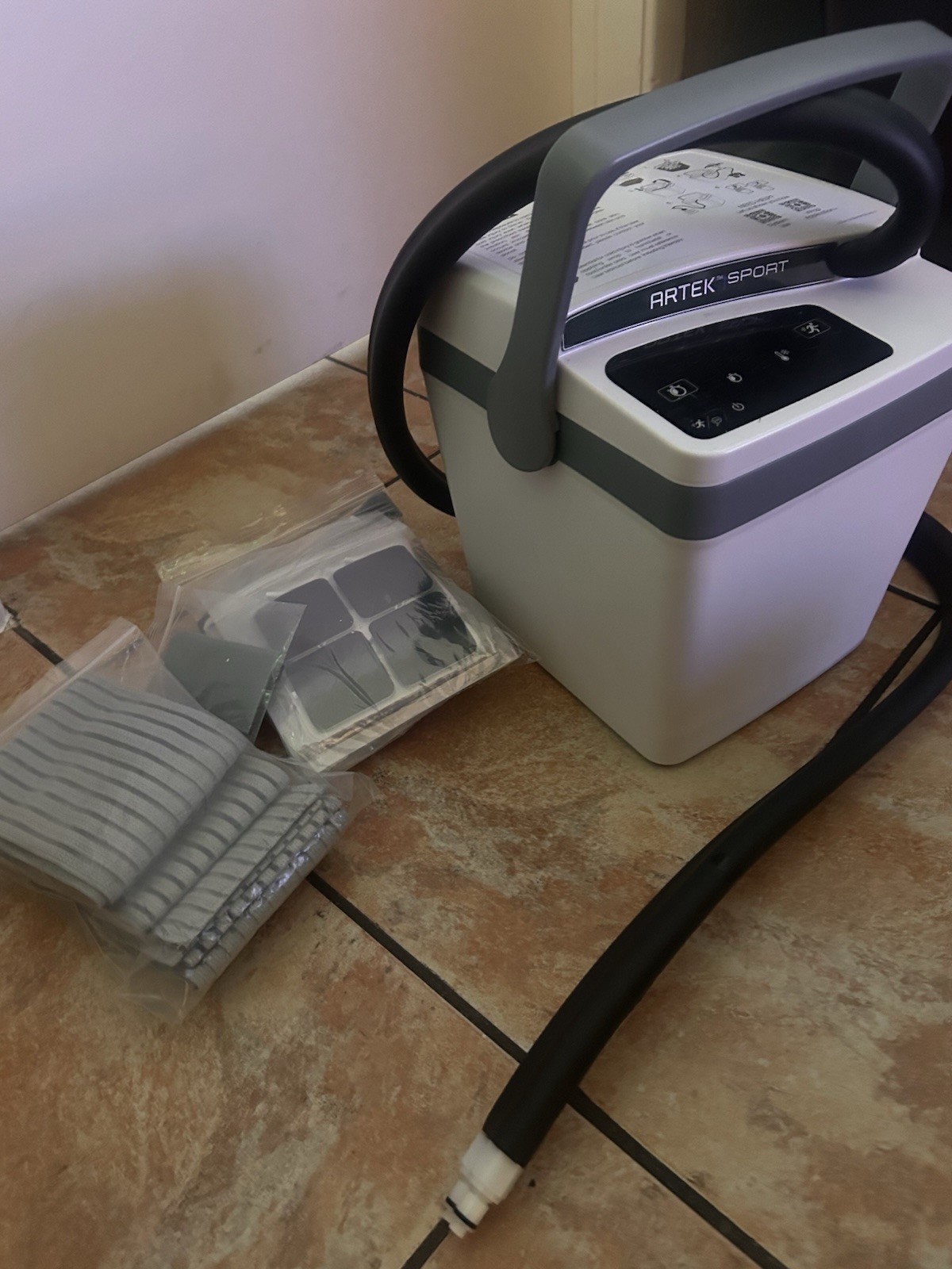 ARTEK SPORT Compression Therapy Pump Machine w/ Hose & Inflatable Sleeves