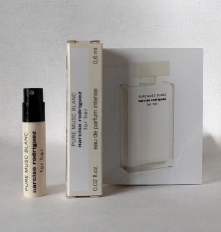 NARCISO RODRIGUEZ – Pure Musc Blanc For Her Intense Vial Spray x 1 Pcs, 0.6ml