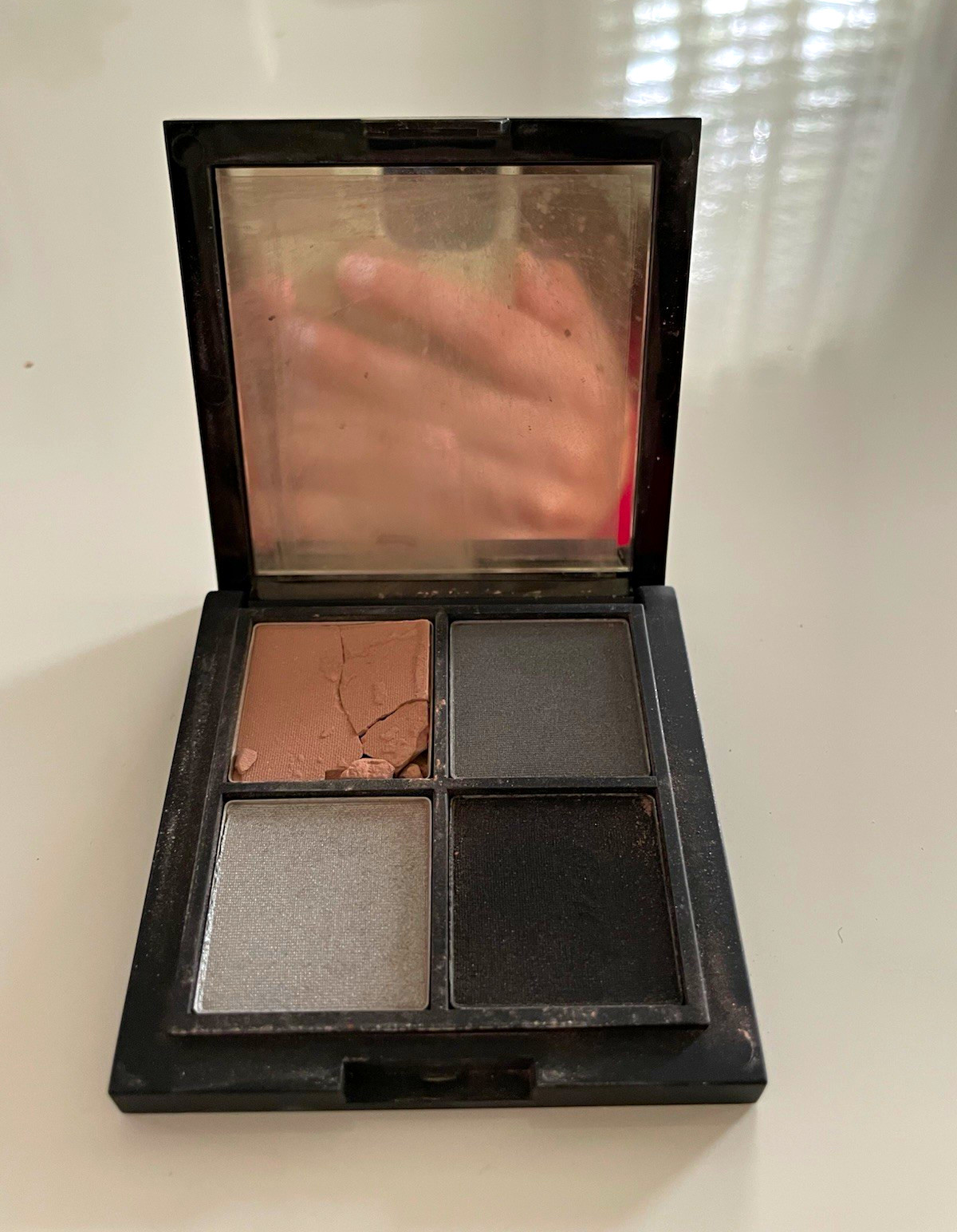 Reina Rebelde 4 Play Tapatía Wet/Dry Quad Shimmer Pressed Powder 0.14 oz