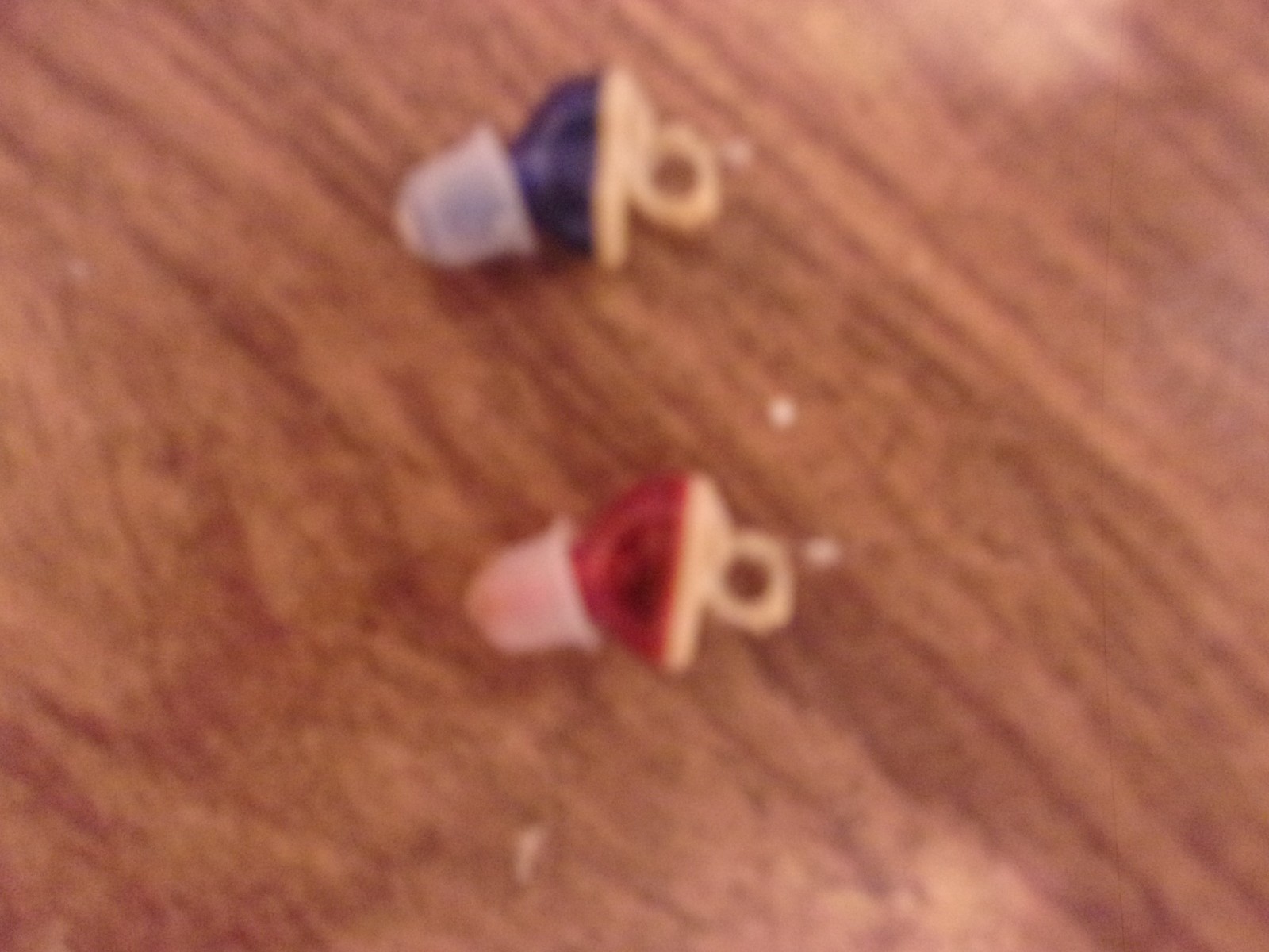 Hue Hearing Device, Left and Right Ear, User Manual, Amplifies, Needs Batteries