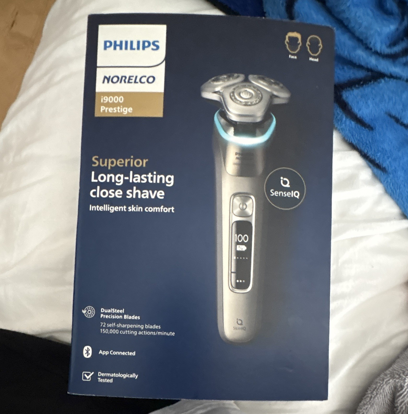 Philips Norelco i9000 Prestige XP9203/ 3-Head Rotary Open Box Never Used