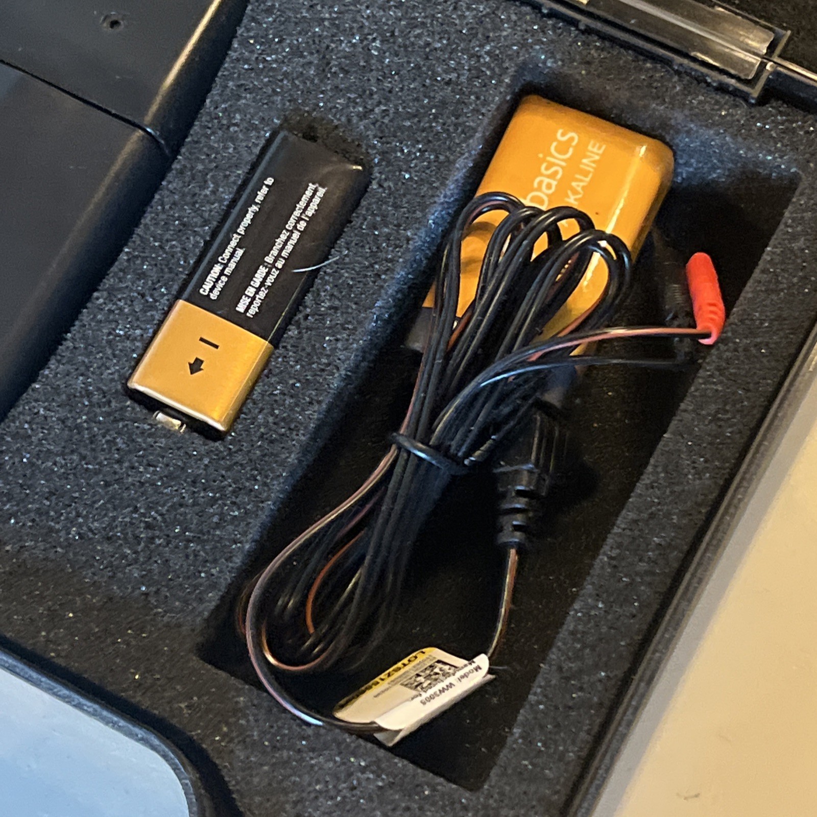 TENS 3000 Unit Complete Kit w/ Case, Leads, 2New Batteries Zynex