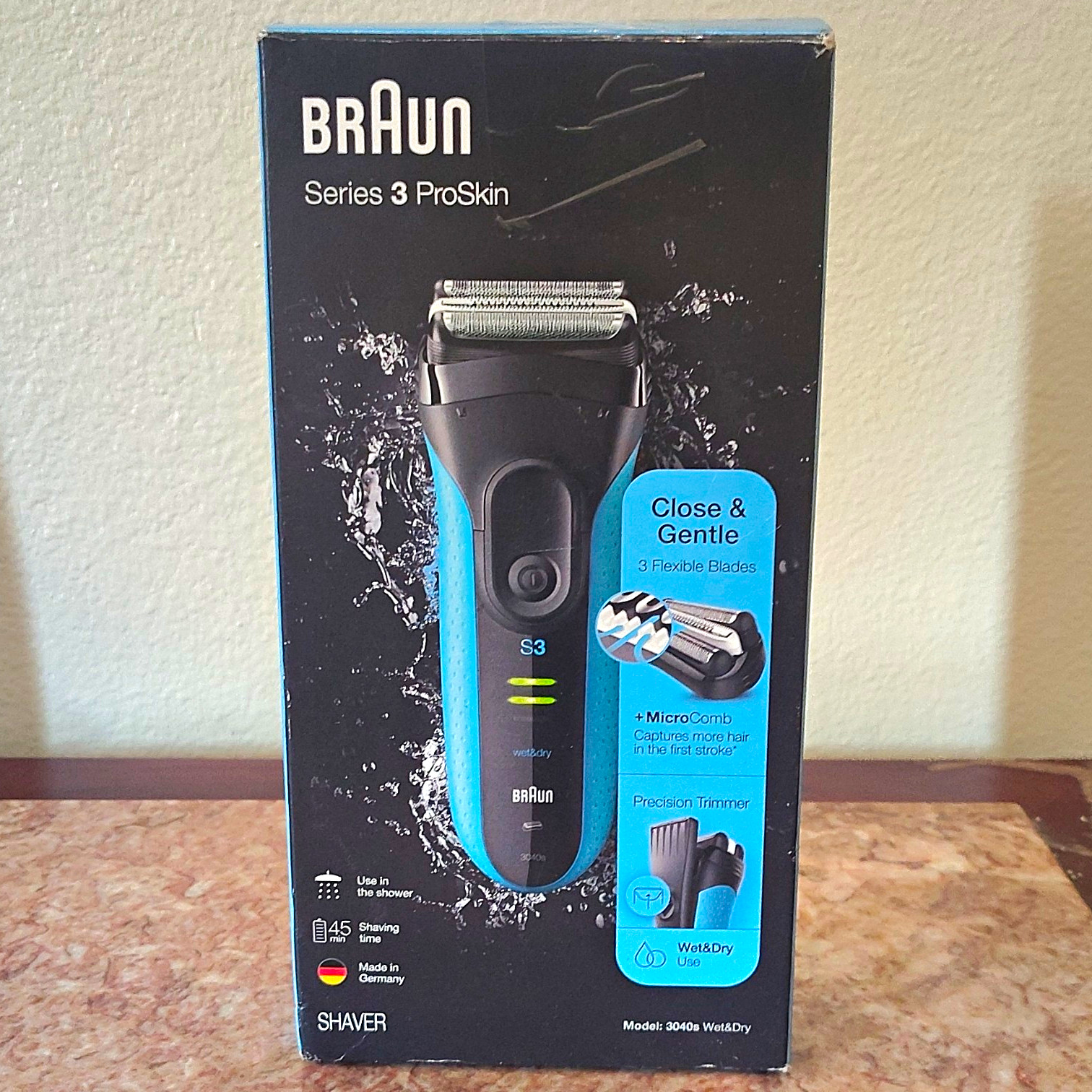 Braun Series 3 ProSkin 3040s Wet/Dry Waterproof Foil 3-Head Trimmer Blue/Black